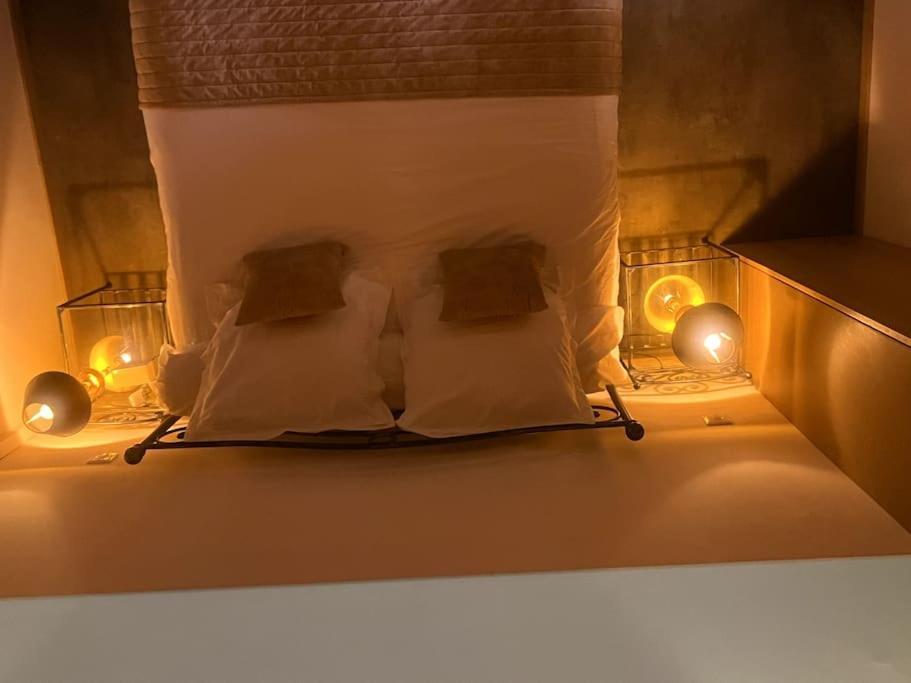 Gite De Charme 5 Etoiles Pour Couple Avec Sauna Et Jacuzzi Exterieurs Privatifs Peaugres Buitenkant foto