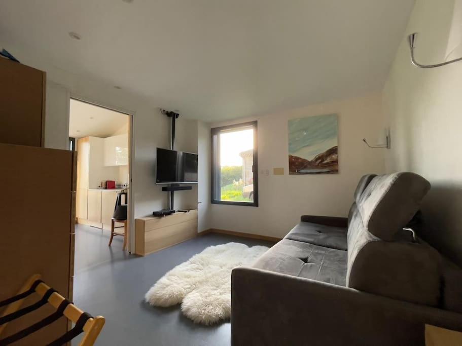 Gite De Charme 5 Etoiles Pour Couple Avec Sauna Et Jacuzzi Exterieurs Privatifs Peaugres Buitenkant foto
