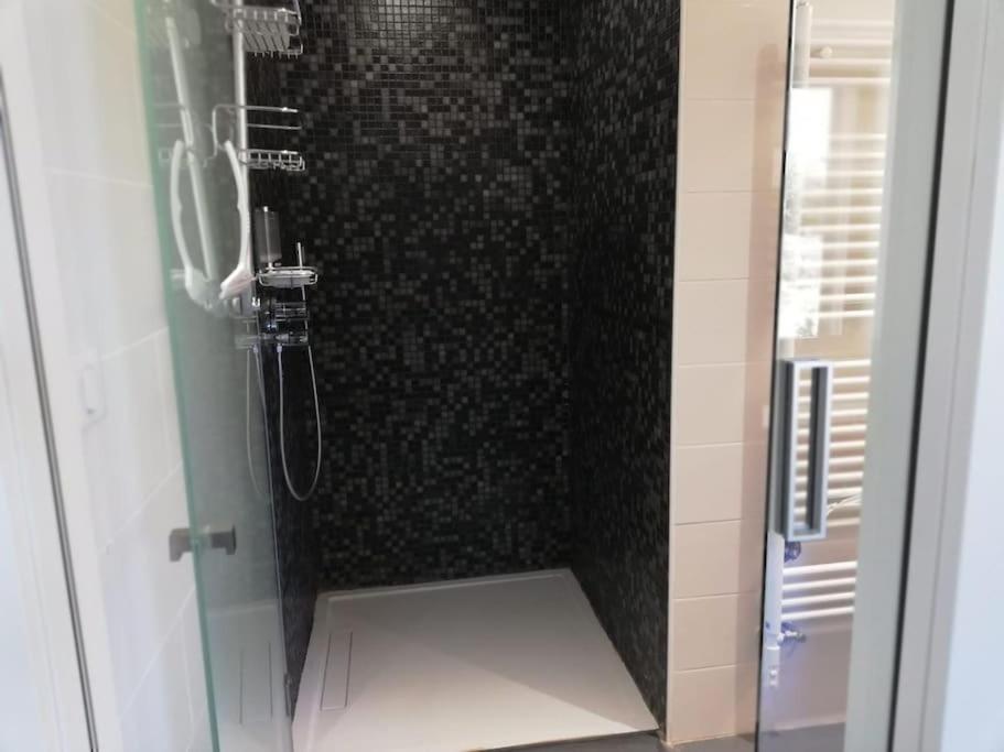 Gite De Charme 5 Etoiles Pour Couple Avec Sauna Et Jacuzzi Exterieurs Privatifs Peaugres Buitenkant foto